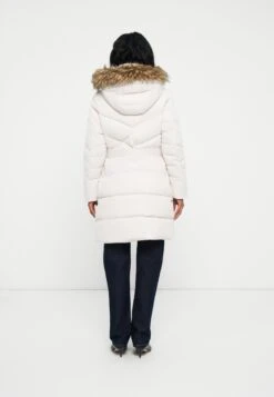 Guess FATEMA BELTED PUFFER - Winter Coat - Cream White 10 Guess FATEMA BELTED PUFFER - Winter Coat - Cream White -Guess Clothing Sale 481410aae9aa436584ba09c1019318eb
