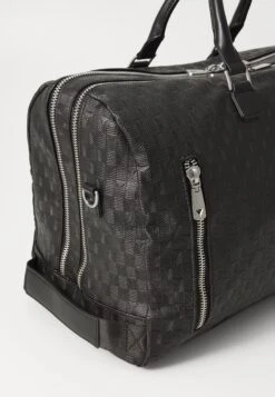 Guess TORINO DUFFLE BAG - Weekend Bag - Black 10 Guess TORINO DUFFLE BAG - Weekend Bag - Black -Guess Clothing Sale 48d28d18d77346a6871f5c6ebf7d4a6e