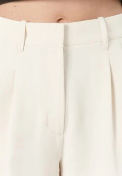 Guess THEOLINE PERFECT PANT - Trousers - Cream White -Guess Clothing Sale 4bb963c185d4461eb7451931bdf5c97d