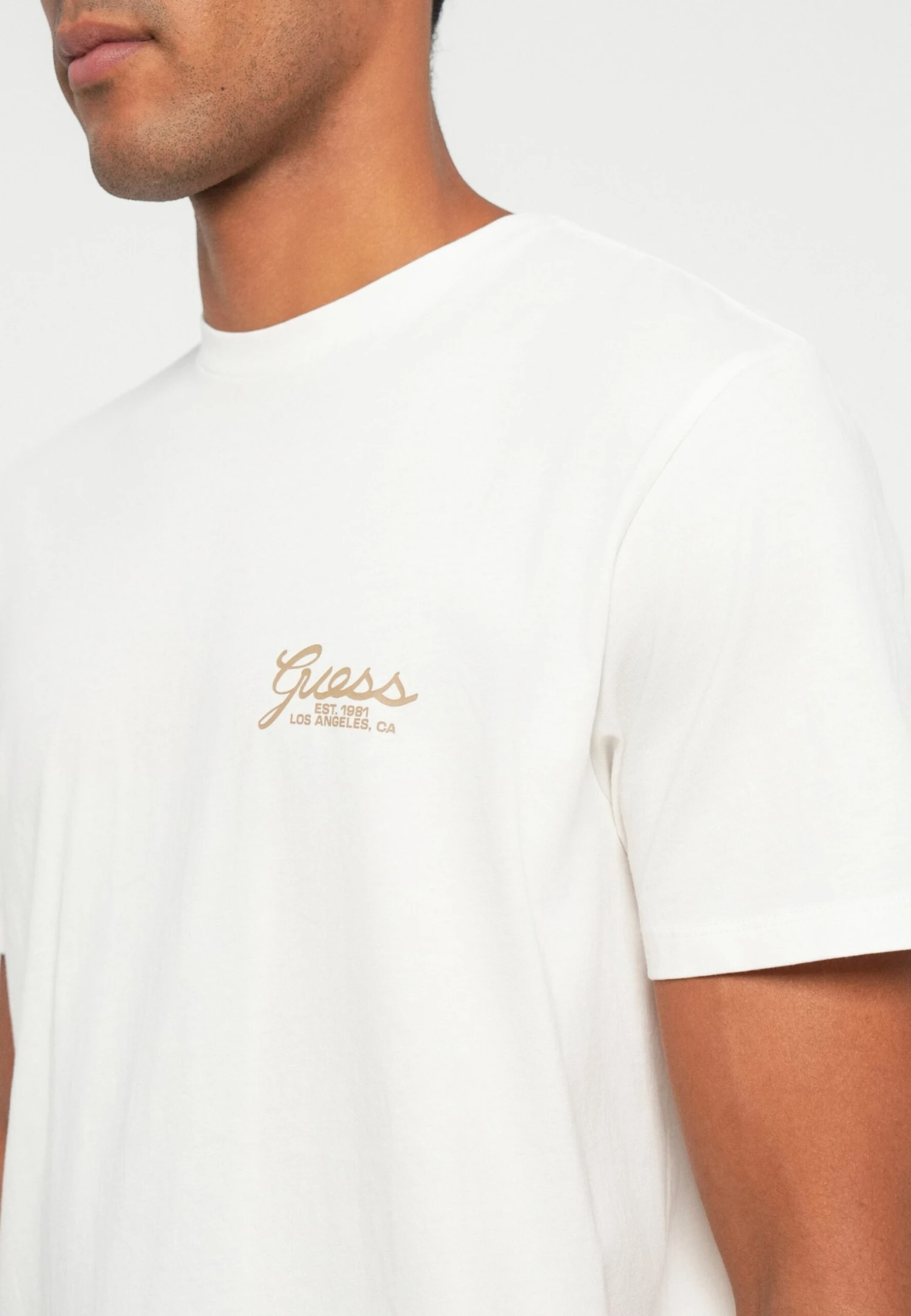 Guess SCRIPT LOGO TEE - Print T-shirt - Pure White 6 Guess SCRIPT LOGO TEE - Print T-shirt - Pure White - Image 6