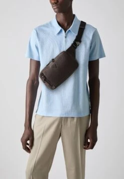 Guess TORINO VERTICAL - Bum Bag - Dark Oak