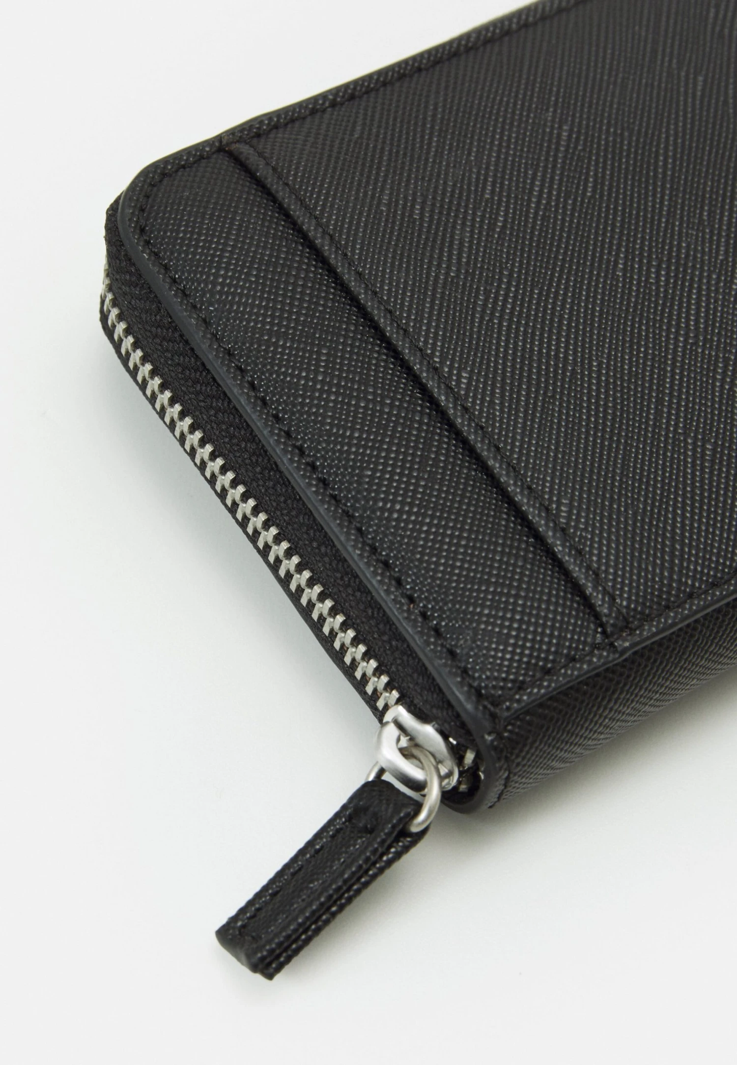 Guess Unisex - Wallet - Black 5 Guess Unisex - Wallet - Black - Image 5