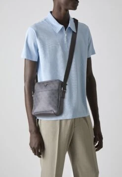 Guess TORINO TOP ZIP CROSSBODY FLAT - Cross Body Bag - Black