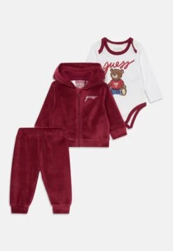 Guess BABY UNISEX SET - Baby Gifts - Secret Blue -Guess Clothing Sale 51f1d40c53304e14b13b8ca85ab3bc36