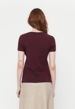 Guess ORIGINAL - Print T-shirt - Red Noir -Guess Clothing Sale 51fbd8b7d8e444acae6defc9554e7764