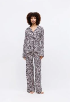 Guess SASHA - Pyjama Set - Brown -Guess Clothing Sale 5205f55b98e74ea492ee609589341061