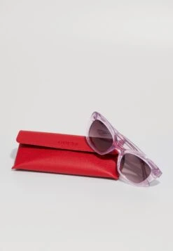 Guess Sunglasses - Shiny Lilac / Gradient Brown -Guess Clothing Sale 527b30e003ca453db517d78a7ff6e375