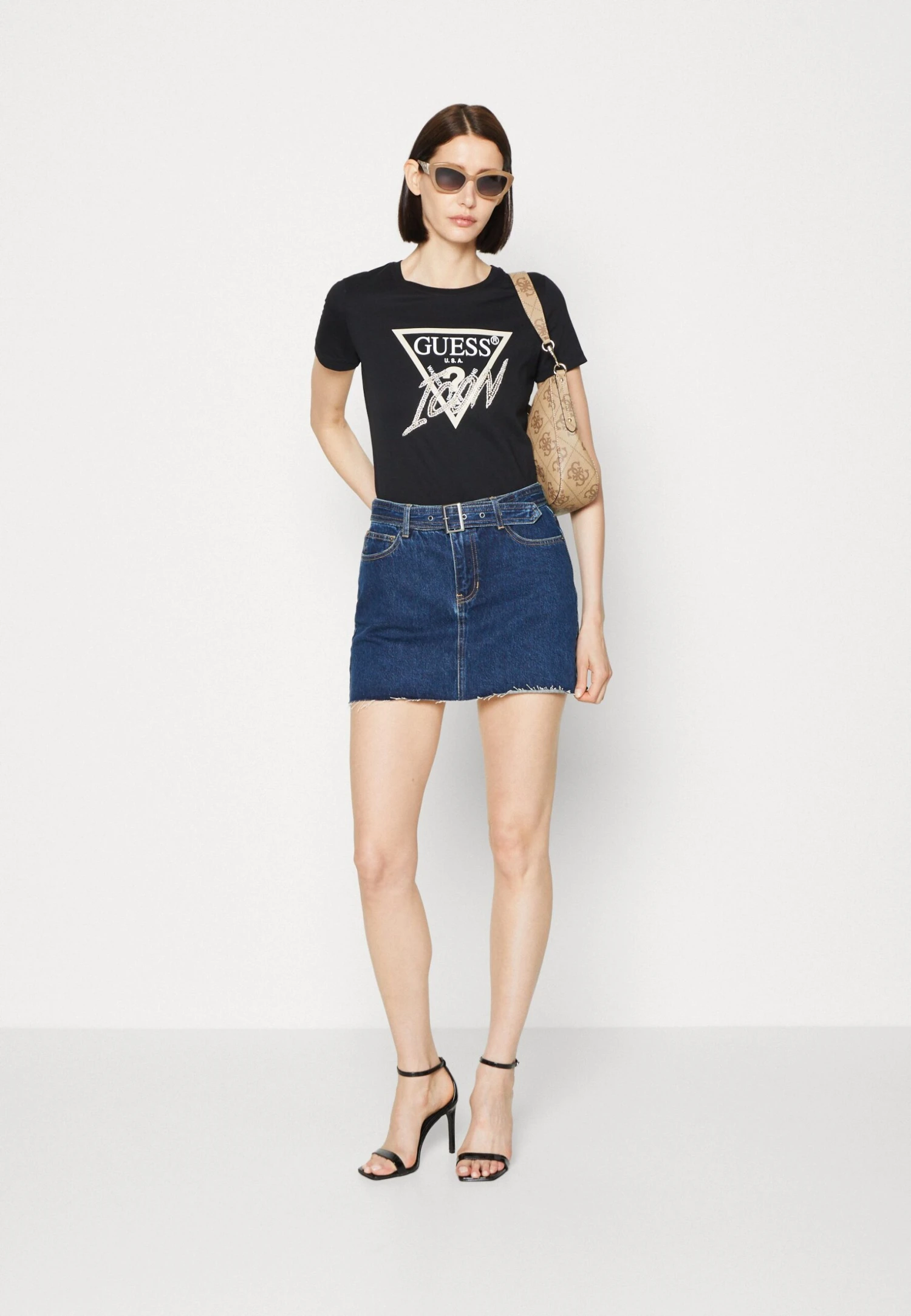 Guess Icon Tee - Print T-Shirt - Jet Black 2 Guess Icon Tee - Print T-Shirt - Jet Black - Image 2
