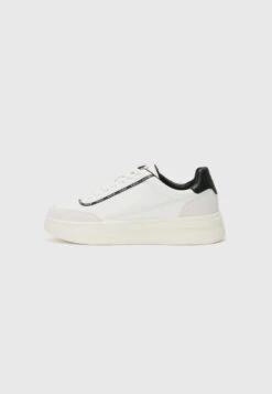 Guess WINNO 3 - Trainers - White