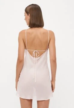 Guess 3D ROSE MINI SLIP - Nightie - Rose Blush -Guess Clothing Sale 5baeff80122849d98ebd6b1e8bc06075