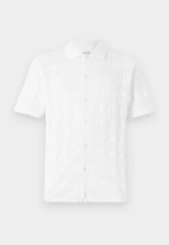 Guess TOPANGA POINTELLE BUTTON - Shirt - Salt White 10 Guess TOPANGA POINTELLE BUTTON - Shirt - Salt White -Guess Clothing Sale 5c57d3719a8144a78e5b600e53cf65ac