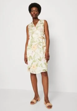 Guess Gemma Wrap Dress - Day Dress - Heirloom -Guess Clothing Sale 5ee2fc744d53490594af51c093e2b80f