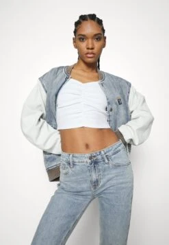 Go Kit Bootcut Pant - Bootcut Jeans - Go Leo Lt Wash -Guess Clothing Sale 5f0e180e0ee94c0ba8785834d1ed7fd1