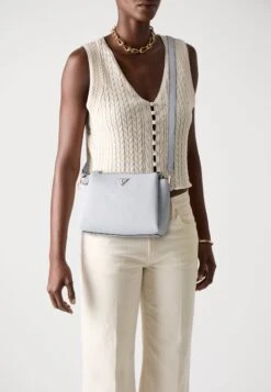 Guess NOELLE II TRI COMP CROSSBODY - Cross Body Bag - Misty Blue