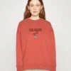 Go Baker Logo Crewneck - Sweatshirt - Peach Peel Multi-Coloured