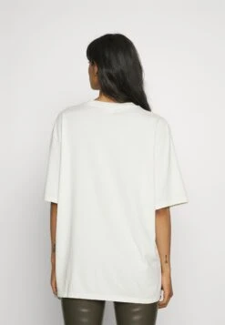 Go Baker Logo Tee - Print T-Shirt - Sandy Shore/Multi -Guess Clothing Sale 6690c1317e12491a99f7de24771bc5f5