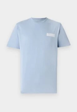 Guess PAINTERS - Print T-shirt - Nimbus Blue 11 Guess PAINTERS - Print T-shirt - Nimbus Blue -Guess Clothing Sale 67e04d78e34f421285ae62baedf3b74c