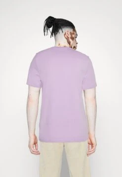 Guess Aidy Tee - Basic T-Shirt - Lilla -Guess Clothing Sale 6c89527dbb1342bb96a9cba9eaed5db4