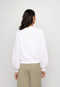 Guess Chela- Sweatshirt - Low Key Pink -Guess Clothing Sale 6f05b8fa5b4e4306b70d342b98593f79