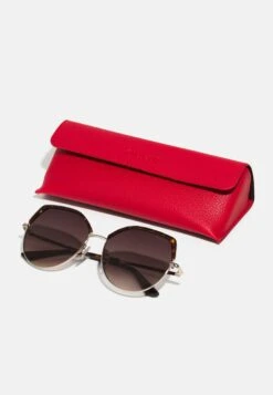 Guess Sunglasses - Dark Havana / Gradient Brown 6 Guess Sunglasses - Dark Havana / Gradient Brown -Guess Clothing Sale 70b75340fd3f445c9ff9c85efb72ee9a