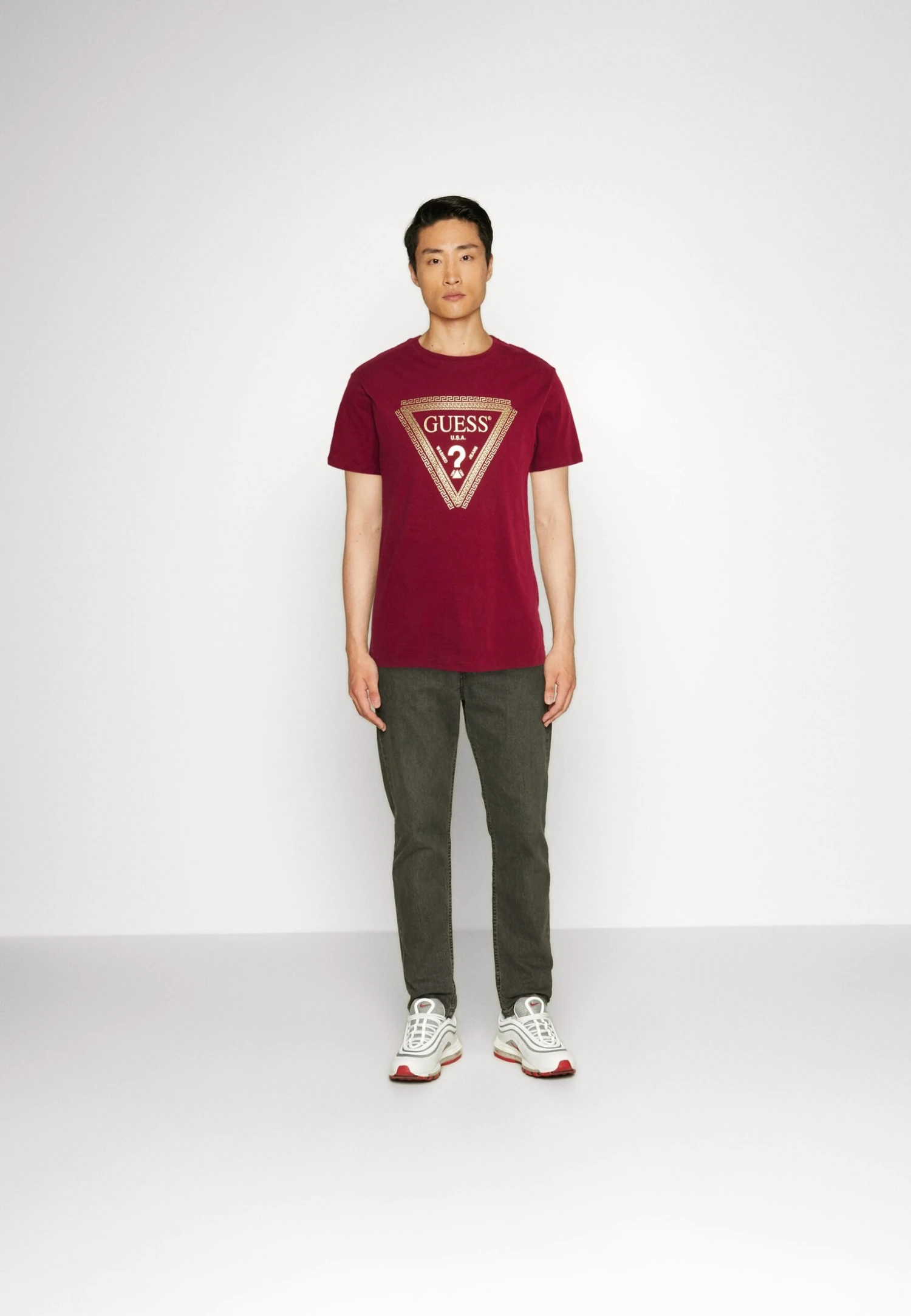 Guess Chain Logo Tee - Print T-Shirt - Pinot Noir 2 Guess Chain Logo Tee - Print T-Shirt - Pinot Noir - Image 2