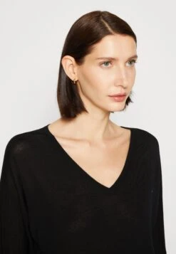 Joanna V Neck - Jumper - Jet Black -Guess Clothing Sale 71441de2102c4007a044c9b0270d6eee