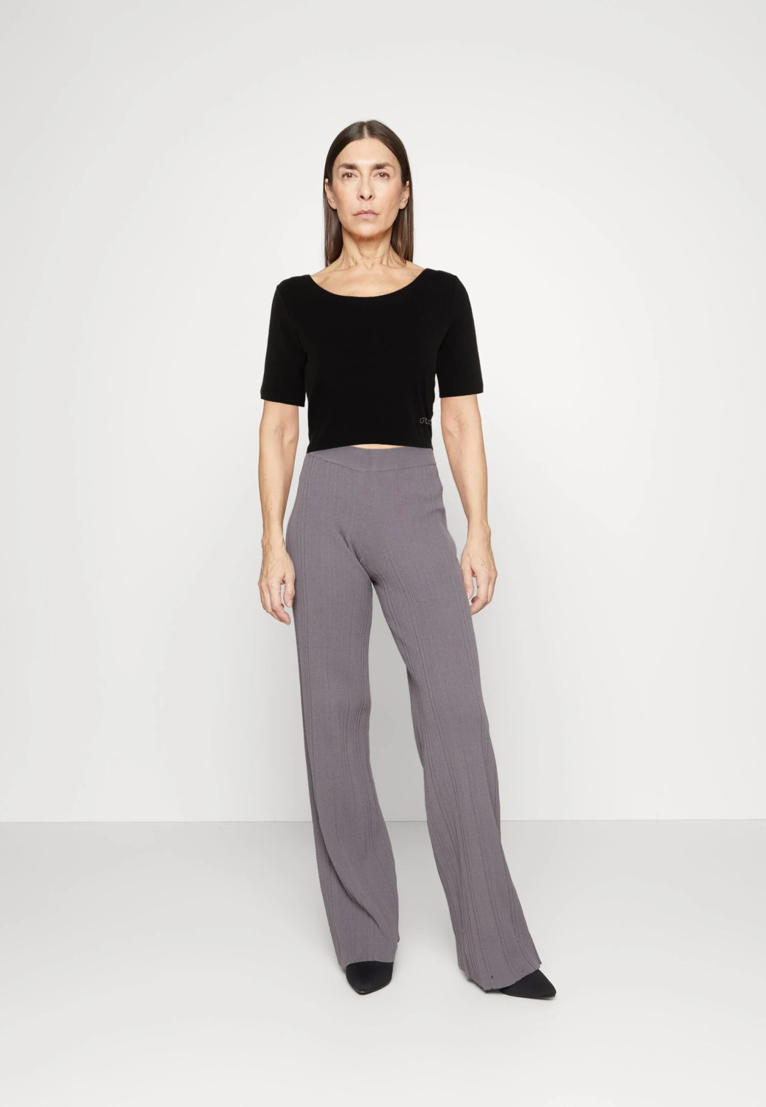 Guess Back Bow Tee - Print T-Shirt - Jet Black 2 Guess Back Bow Tee - Print T-Shirt - Jet Black - Image 2