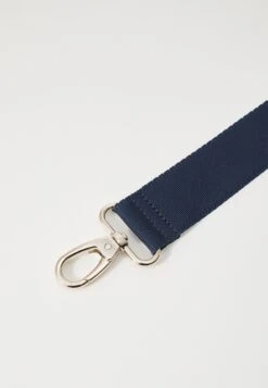 Guess CRUISE VIBE DUFFEL - Weekend Bag - White/navy -Guess Clothing Sale 71cf0f52661441b1bf37b4eac04169d1