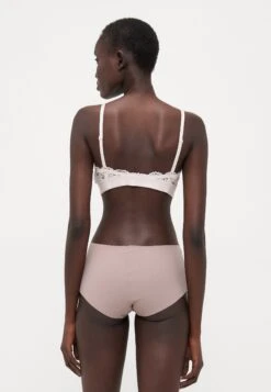 Guess JANE TRIANGLE - Triangle Bra - Rose Blush -Guess Clothing Sale 7308061328e6474b8b91197b184c2b41