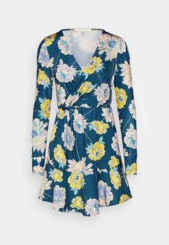 Guess Fausta Dress - Day Dress -Guess Clothing Sale 758e2b1ab70843cc8efbecc9eca7e742