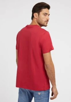 Guess Embro Box Logo Tee - Print T-Shirt - Rouge -Guess Clothing Sale 766150e5cf1a40048b86bd3626deee6d