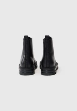 Guess GARDA - Lace-up Ankle Boots - Black 8 Guess GARDA - Lace-up Ankle Boots - Black -Guess Clothing Sale 768e5784550a4412b880818f1d91bdd9