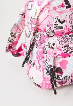 Guess Rucksack - Sticker Collage -Guess Clothing Sale 77ca5fa84b8a49409722e8afce2df109