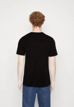 Guess Aidy Cn Ss - Basic T-Shirt - Jet Black -Guess Clothing Sale 796b63f7bed846ae8de99c03e0f044a6