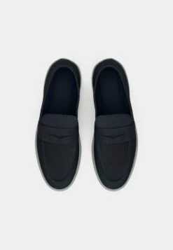 Guess RICKY - Trainers - Blue -Guess Clothing Sale 7b2c5aa3cba9453db6bd206e2d226143