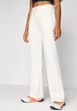 Guess BRENDA SCUBA STRAIGHT LEG PANT - Tracksuit Bottoms - Ocean Salt -Guess Clothing Sale 7bad55e22ec94cacb208af56a759b388