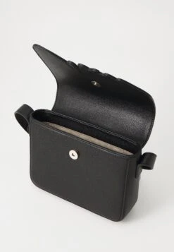 Guess CROSSBODY FLAP BAG UNISEX - Cross Body Bag - Jet Black -Guess Clothing Sale 7bc9e2f073eb474e9c58fc2bff3c220c