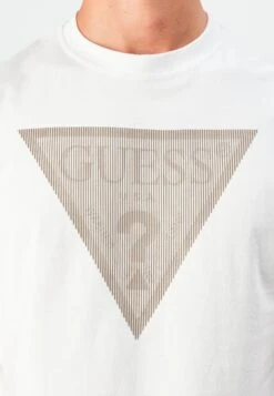 Guess TRIANGLE LOGO TEE - Print T-shirt - Pure White -Guess Clothing Sale 7be25ab72ba94f5dbf3ed9639d236c2c