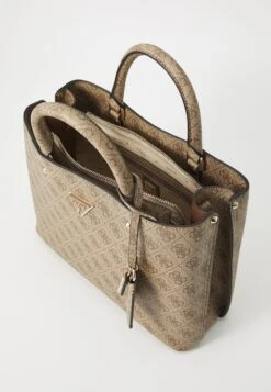 Guess MERIDIAN II GIRLFRIEND SATCHEL - Handbag - Latte 10 Guess MERIDIAN II GIRLFRIEND SATCHEL - Handbag - Latte -Guess Clothing Sale 7d97422661a74a21b0661ed92dbab5c7