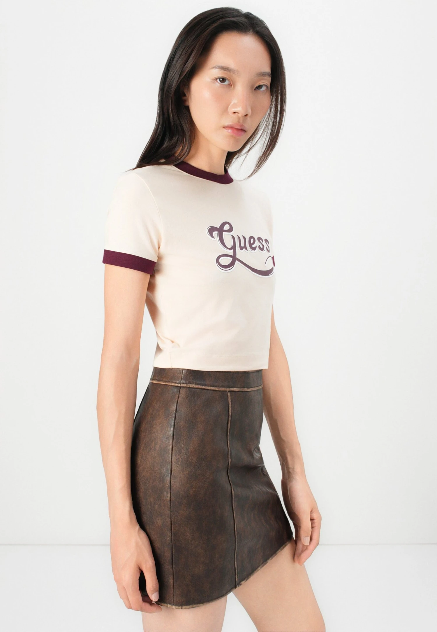 Guess SS GLOSSY CROP - Print T-shirt - Peach Peony 4 Guess SS GLOSSY CROP - Print T-shirt - Peach Peony - Image 4