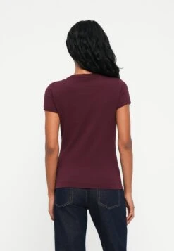 Guess MINI TRIANGLE TEE - Basic T-shirt - Red Noir -Guess Clothing Sale 7eeb8b9871ff422fbf35928153df39b7