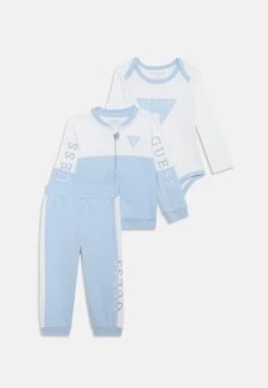 Guess BABY BODY PANTS UNISEX SET - Tracksuit - White Ground/green -Guess Clothing Sale 8586590b28304ec98393a9afe7f2d382 2