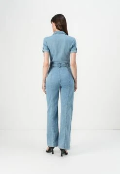Guess PARKER JUMPSUIT - Jumpsuit - Blue Denim -Guess Clothing Sale 86146a24686b44c48f21cbfceed314a0