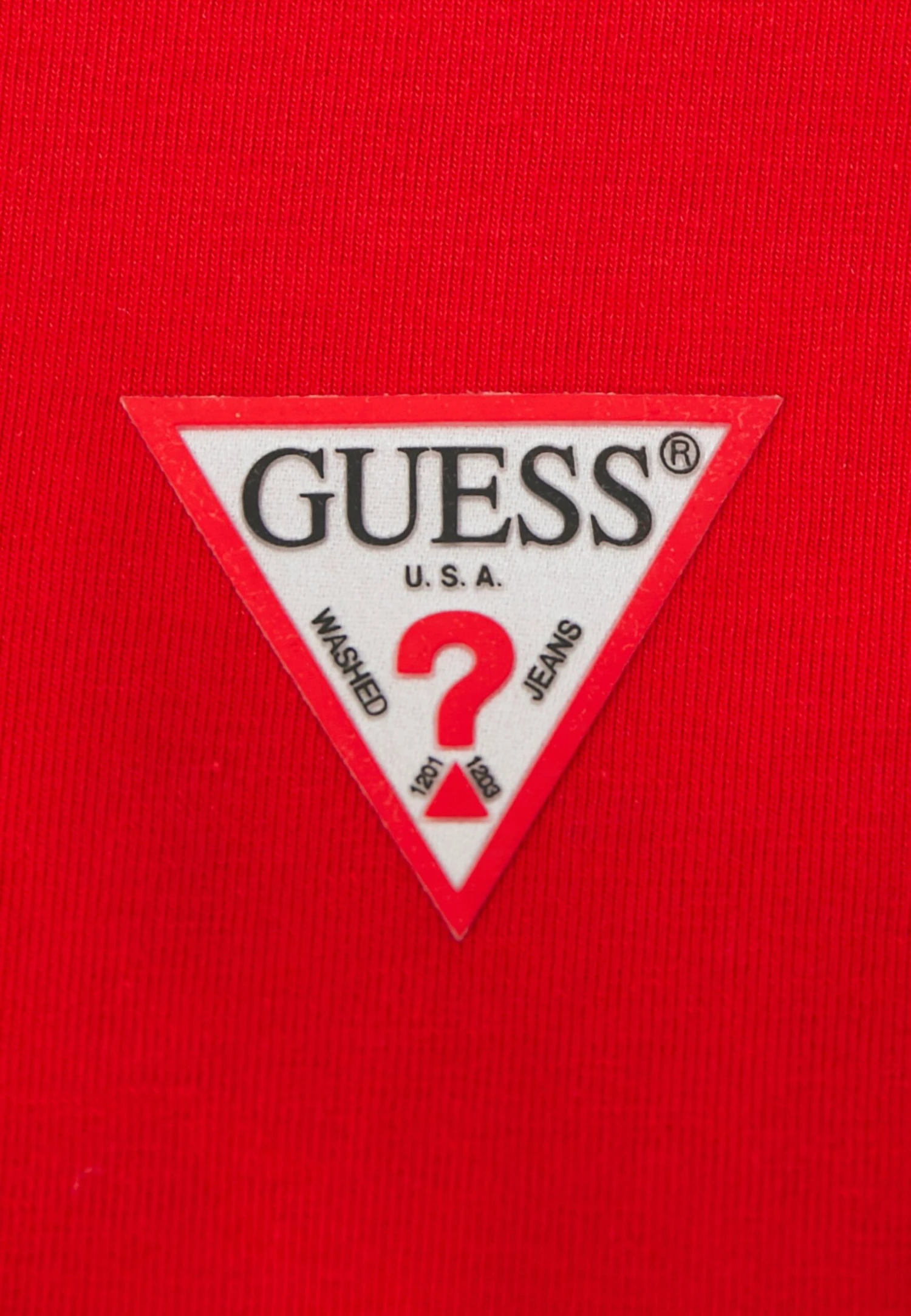 Guess MINI TRIANGLE TEE - Basic T-shirt - Delicious Red 5 Guess MINI TRIANGLE TEE - Basic T-shirt - Delicious Red - Image 5