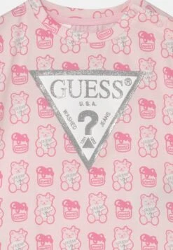 Guess Unisex - Print T-Shirt - Pink -Guess Clothing Sale 8672910be6194a7abbe354fab216a718