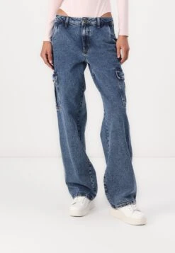 CARGO - Relaxed Fit Jeans - Medium Wash