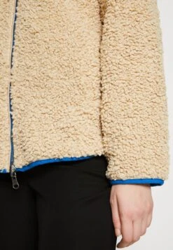 Go Laura Reversible Sherpa - Summer Jacket - Biscotti -Guess Clothing Sale 87e5aa15a1ae44e7906b2e37cf84c88b