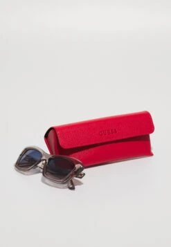 Guess Sunglasses - Grey/gradient Blue -Guess Clothing Sale 887de8c2e28e4467afc85ece83796d25
