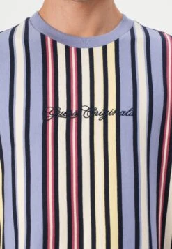 GO VERTICAL STRIPE TEE UNISEX - Print T-shirt - Dusty Lavender -Guess Clothing Sale 8b1ef439ccd64d7ba34130f93e1c2172