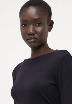 Guess TESSA - Pyjama Top - Jet Black -Guess Clothing Sale 8c80f2de20174e0dbb324cbb85764e7e